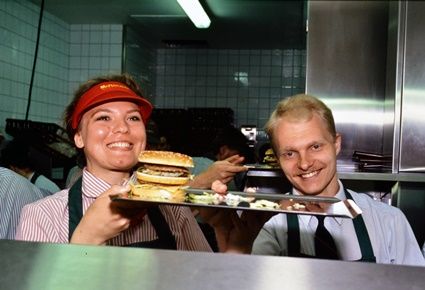 Minister Finansów: dania na wynos i na miejscu, w pudełku czy na talerzu zawsze z 8% VAT