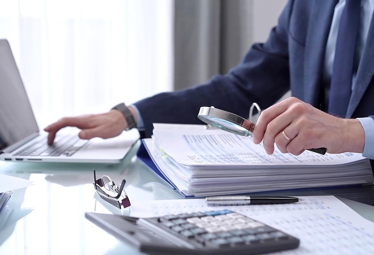 Coraz więcej kontroli ZUS. Inspektorzy wykryli nieprawidłowości u 93% firm. Kogo najczęściej sprawdzają?