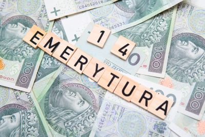 ZUS zakończył wypłatę "czternastek". Jaka kwota powinna trafić na konto emerytów?