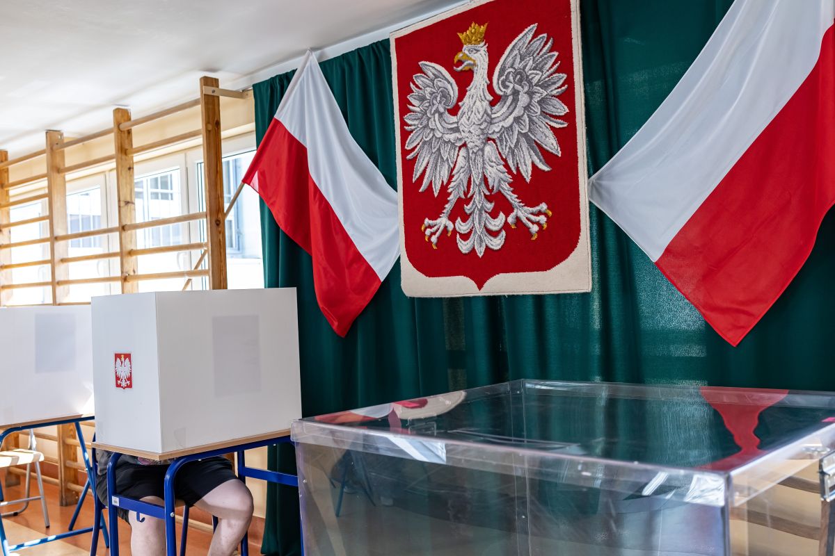 Członek komisji wyborczej a praca. Jakie ma uprawnienia pracownicze na czas wyborów?