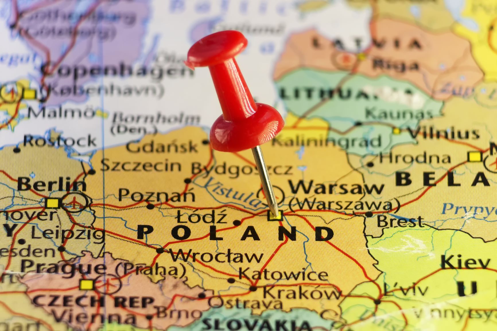 Mieszkam za granicą. Czy muszę rozliczyć się w Polsce?