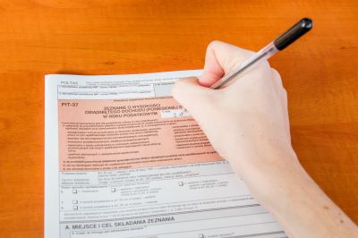 Krajowa Administracja Skarbowa przypomina zasady rozliczenia PIT osób do 26. roku życia