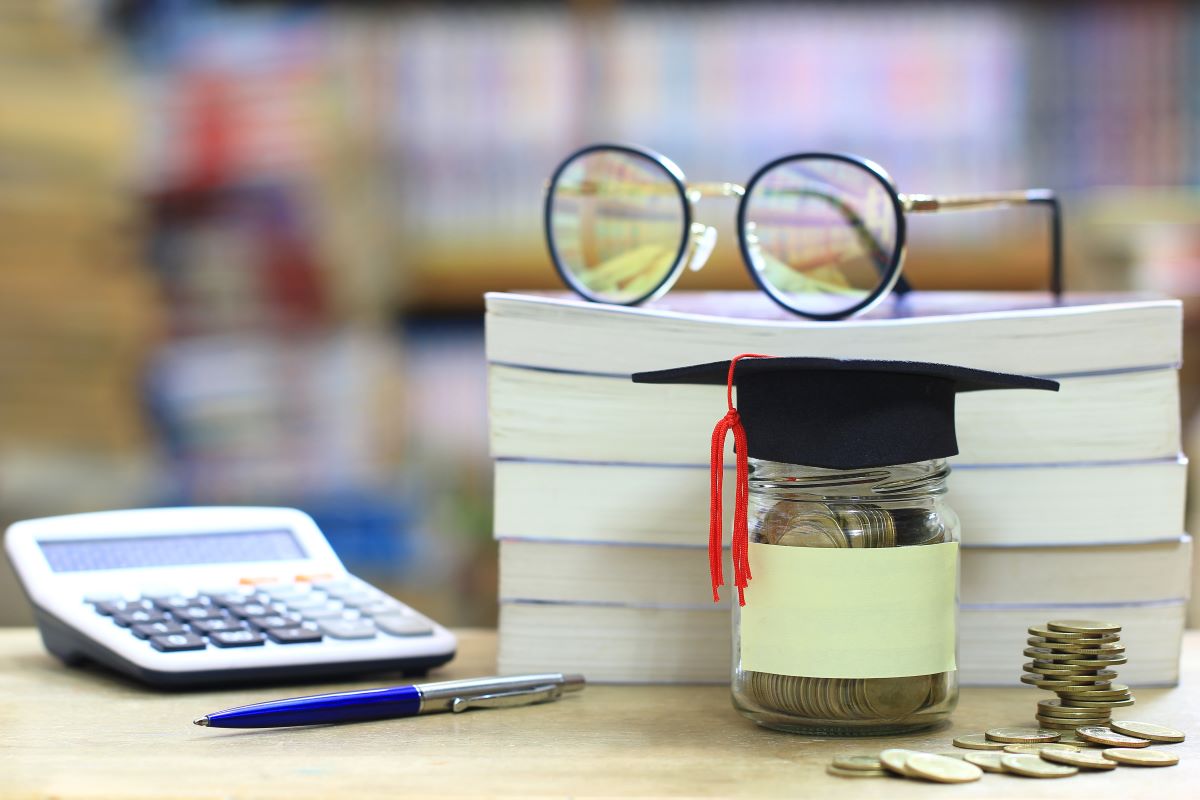 Praca zarobkowa studenta w roku akademickim 2024/2025