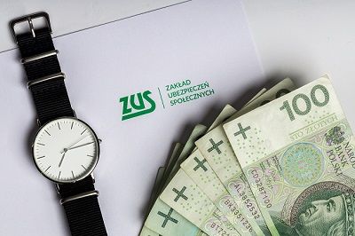 Składki ZUS za marzec 2022 r. przedsiębiorcy muszą opłacić do 20 kwietnia