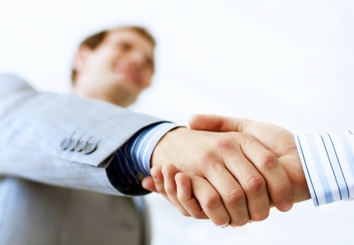 Różnice między umową o pracę a umową zlecenie czy B2B
