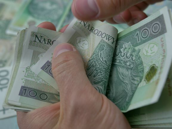 ZUS: liczba dopłat do emerytur Ukraińców jest niewielka