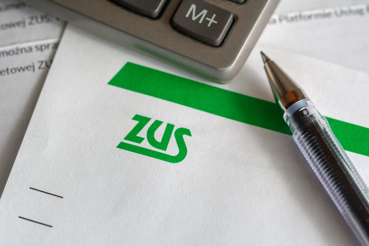 Letters from ZUS informing about the new Active Parent program