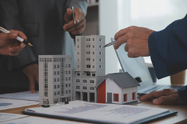 Zakup i sprzedaż nieruchomośći - ekspert tłumaczy najistotniejsze kwestie prawne