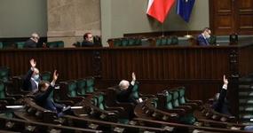 Zwolnienie z ZUS i postojowe w ramach Tarczy Turystycznej do podpisu Prezydenta