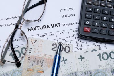 KSeF: Sprzedaż / usługi w weekendy i święta. Czy faktury trzeba będzie wystawiać od razu?