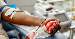 Oddanie krwi w zamian za urlop. Ile wolnego zyska pracownik oddający krew?