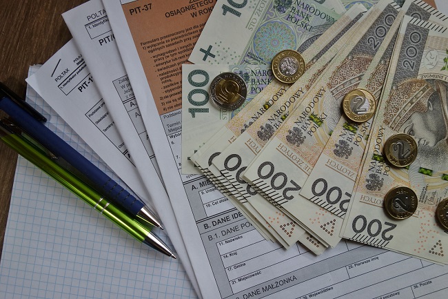 Trzy rodzaje PIT z ZUS - tłumaczymy kiedy trzeba rozliczyć się z fiskusem