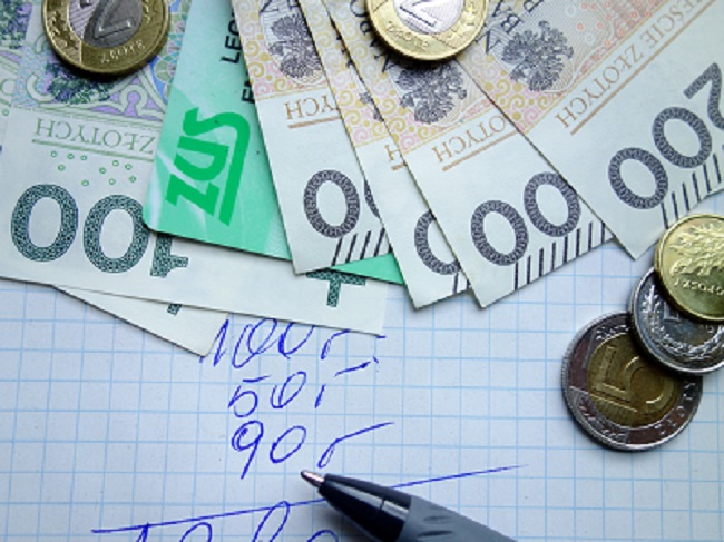 Czternasta emerytura u niektórych jeszcze w sierpniu. Wysokość i termin wypłaty świadczenia.