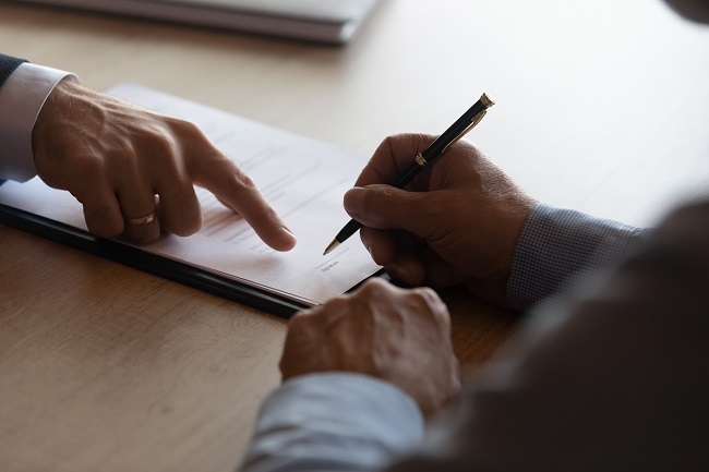 Wypowiedzenie umowy o pracę w czasie usprawiedliwionej nieobecności pracownika