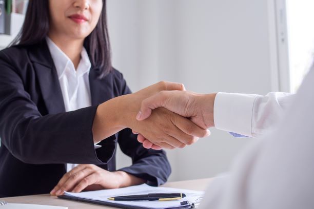 Uchylenie limitów zatrudnienia terminowego w umowie o pracę