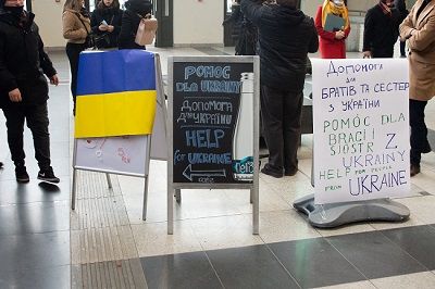 Ulgi i świadczenia dla Ukraińców oraz Polaków przyjmujących uchodźców. Pakiet zmian w prawie