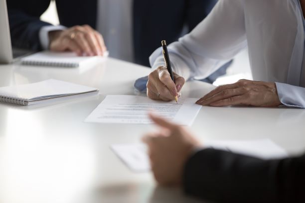 Wypełnianie świadectwa pracy po zmianach
